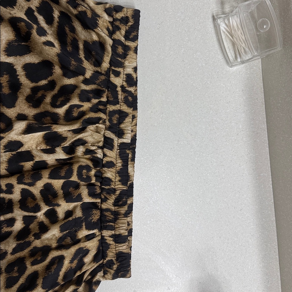 NWT Hayden Leopard Silky Joggers 2X Gorgeous color. Stretchy waist. Pockets!!! - Picture 3 of 5